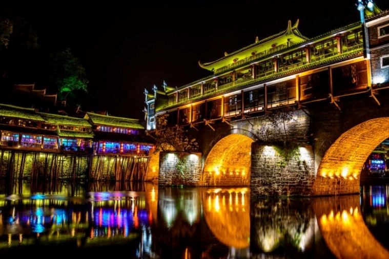 Tour Trương Gia Giới - Phượng Hoàng Cổ Trấn 6N5D Khởi Hành từ Hồ Chí Minh